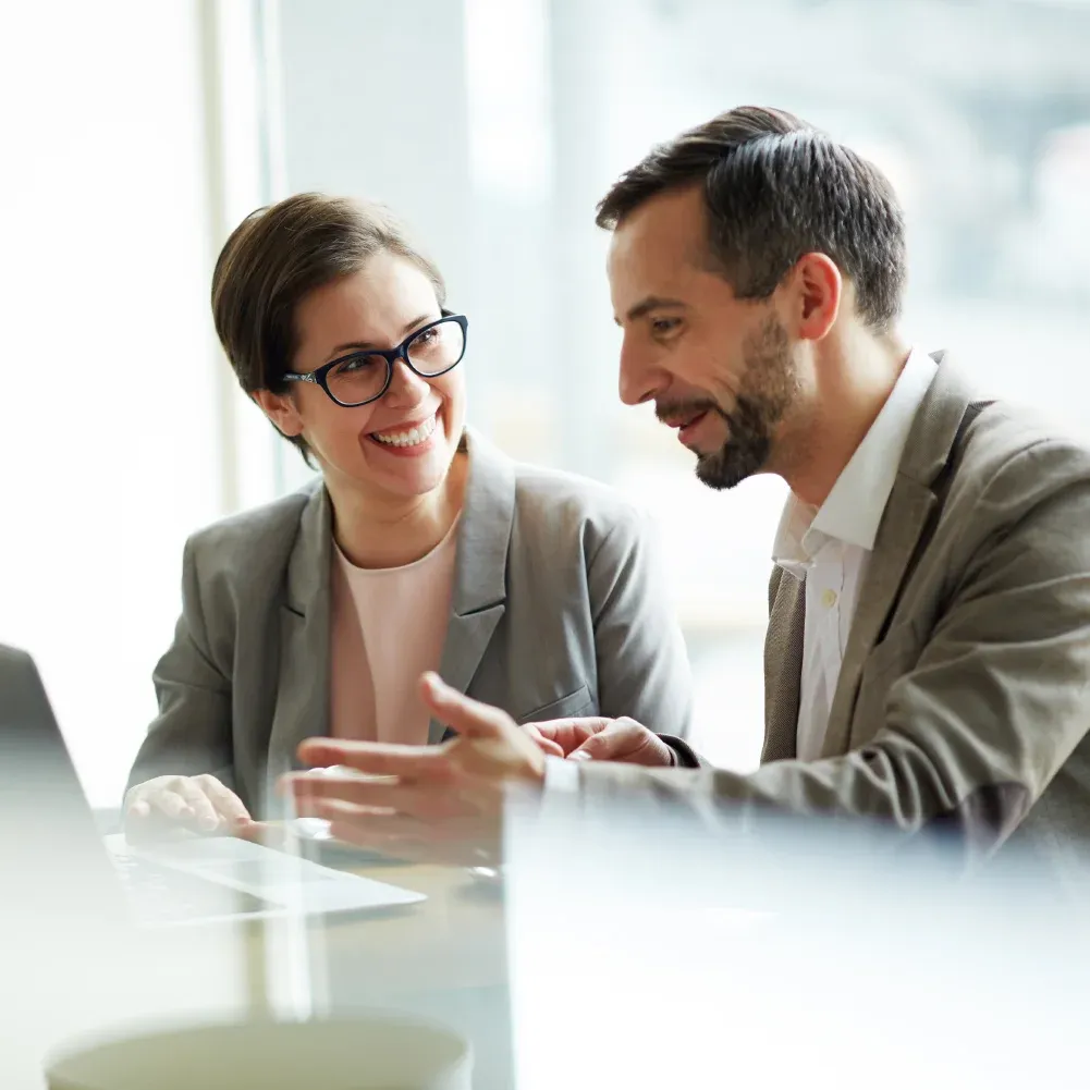 Consultores-SAP-revisando-planes